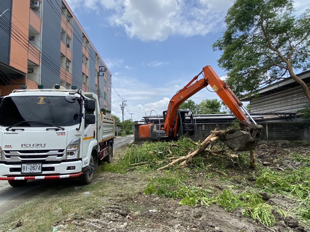 รับเคลียพื้นที่